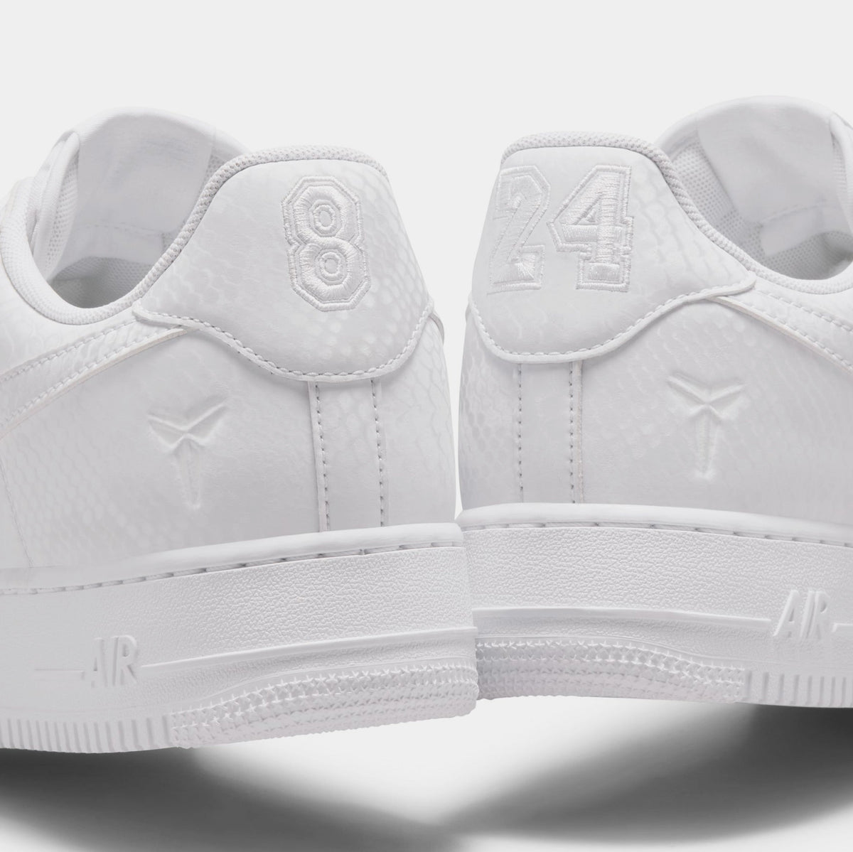 Exclusive Kobe Bryant x Air Force 1 Mamba Mentality Mens Lifestyle Shoes (White/White) — 4 — Alternate View 7