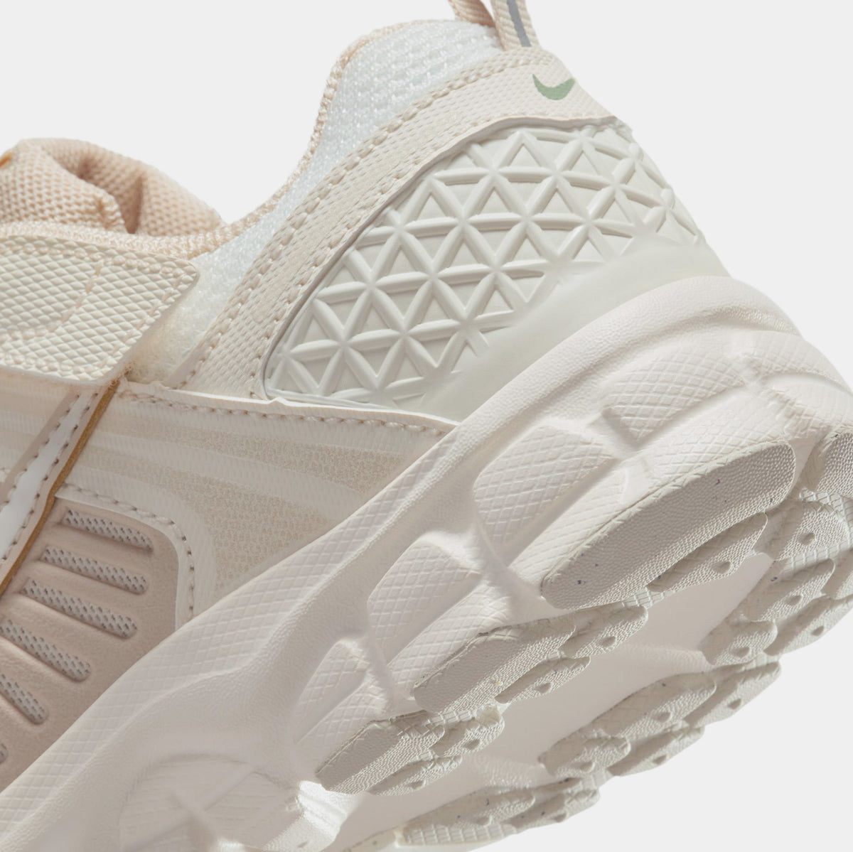 Exclusive Vomero 5 Preschool Running Shoes (Pale Ivory/Pale Ivory) — 10.5C — Top View