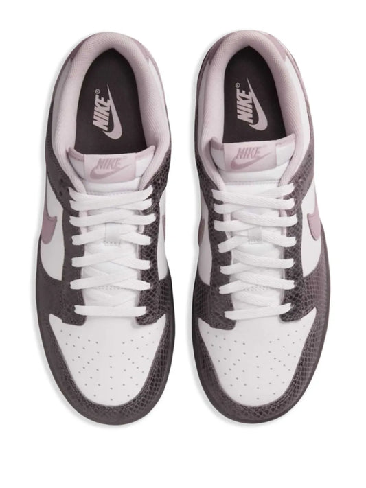 Dunk Low Se Medium Ash/Violet Snakeskin