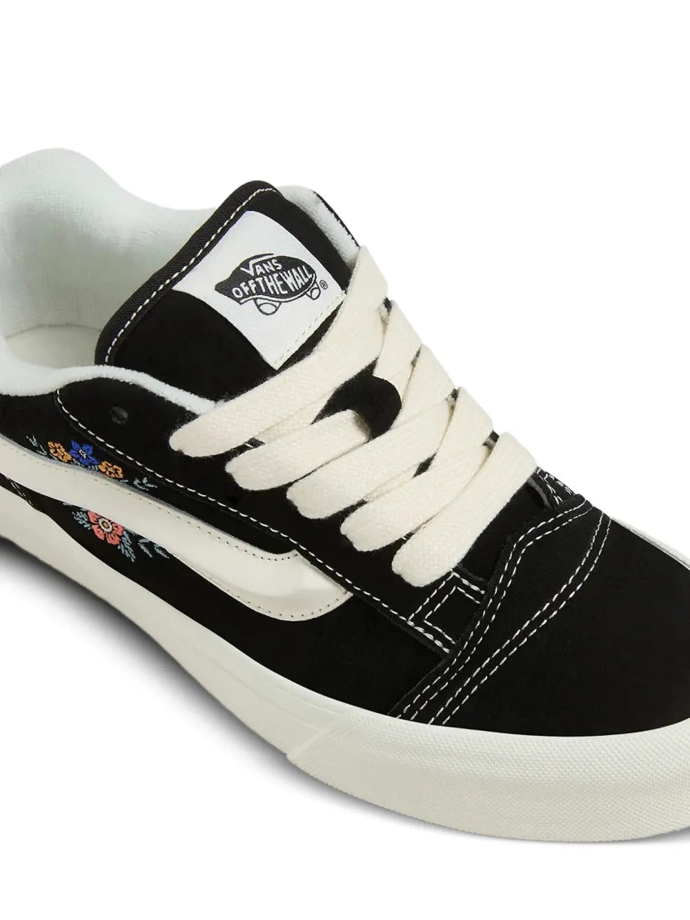 Knu Skool Embroidered Low-Top