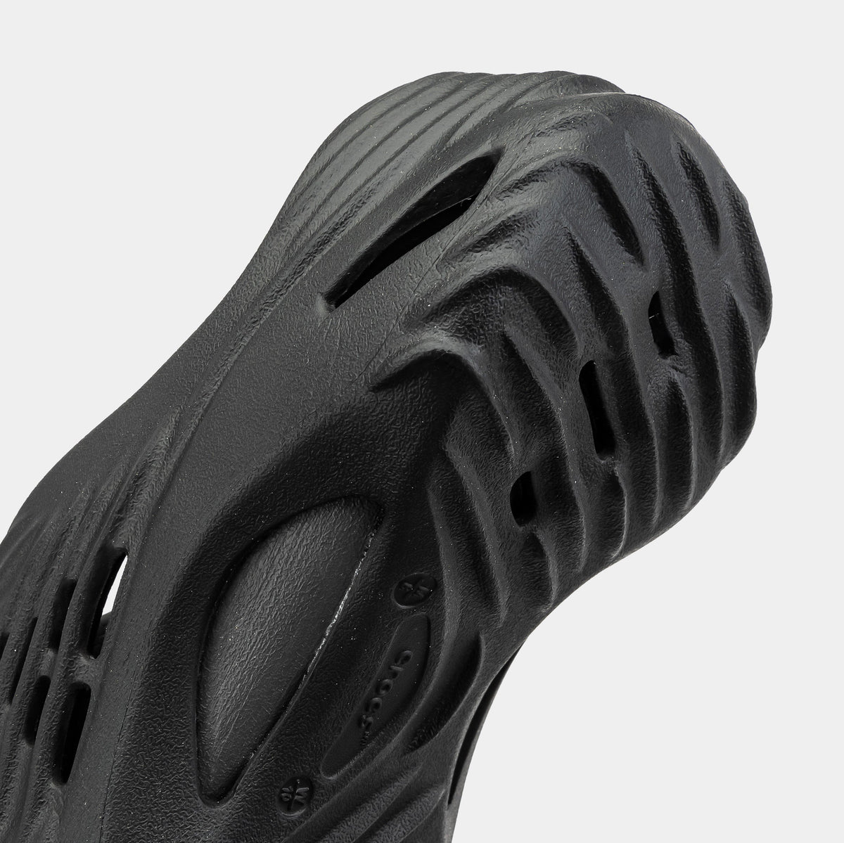 Exclusive Echo Wave Mens Sandals (Black/Black) — 4 — Lifestyle View
