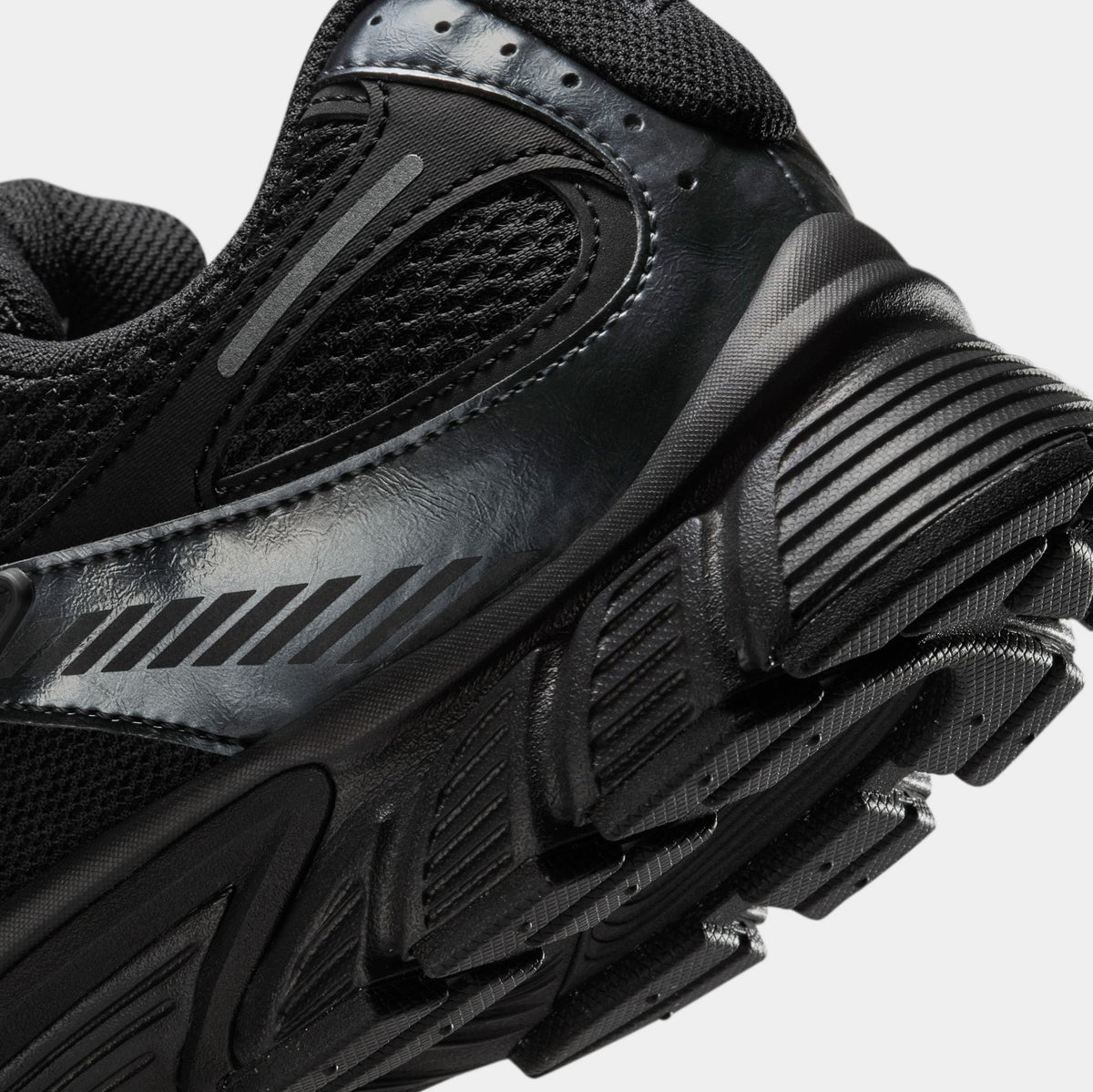 Exclusive V5 RNR Mens Running Shoes (Black/Anthracite/Black) — 6 — Lifestyle View