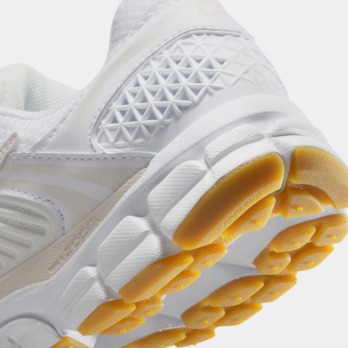 Exclusive Zoom Vomero 5 Womens Running Shoes (White/Phantom/Summit White) — 5 — Top View