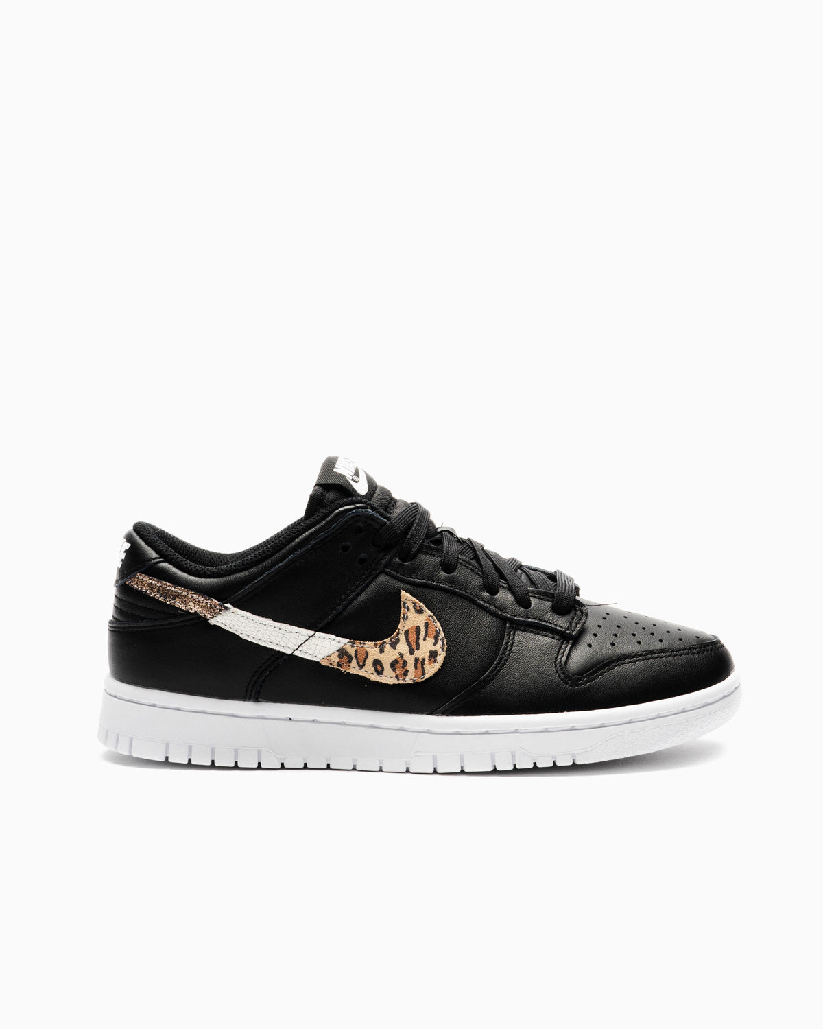 Exclusive Nike WMNS DUNK LOW SE — 5 — Front View