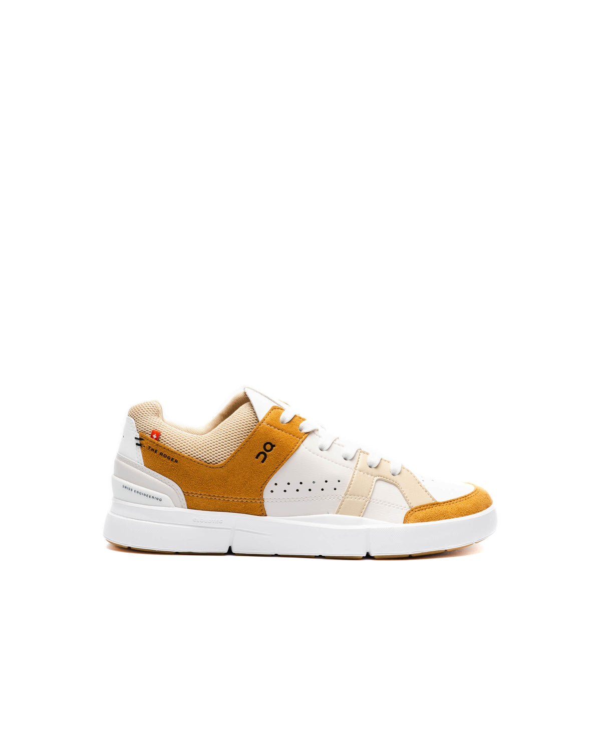 Exclusive ON Running WMNS THE ROGER CLUBHOUSE "ALMOND" — 5 — Front View