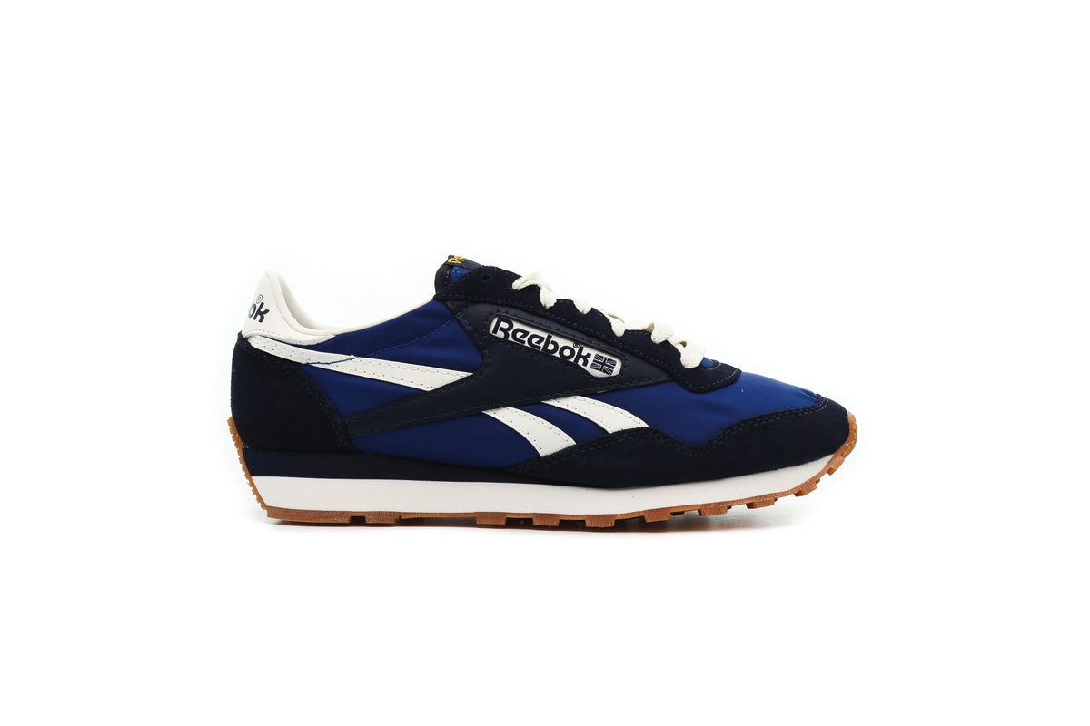 Exclusive Reebok AZTEC II "BLACK" — 4.5 — Front View