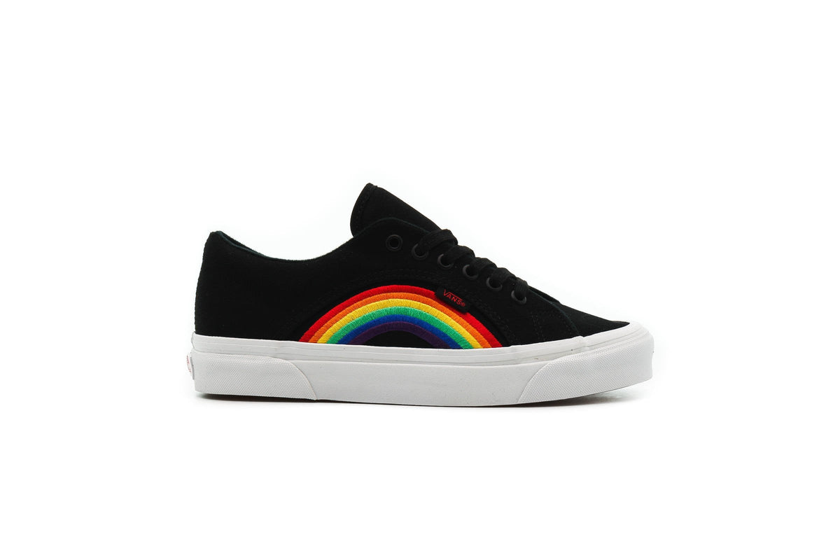 Exclusive Vans LAMPIN "PRIDE BLACK" — 3.5 — Front View