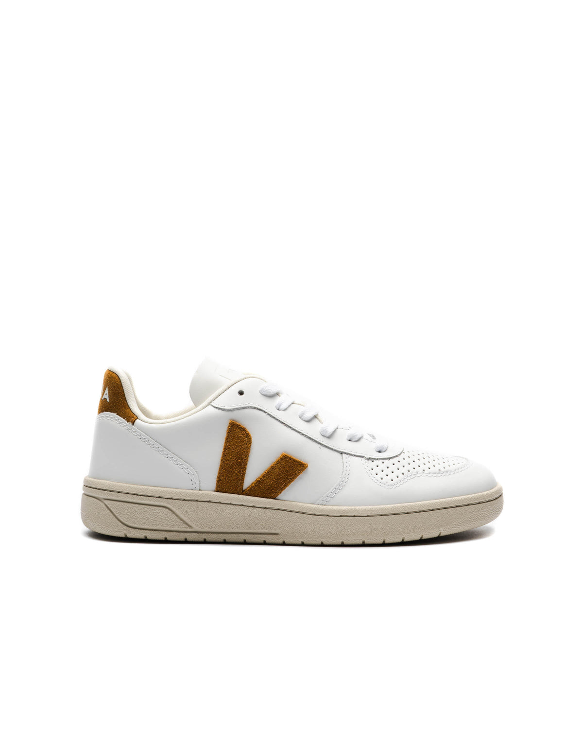 Exclusive Veja V-10 — 4 — Front View