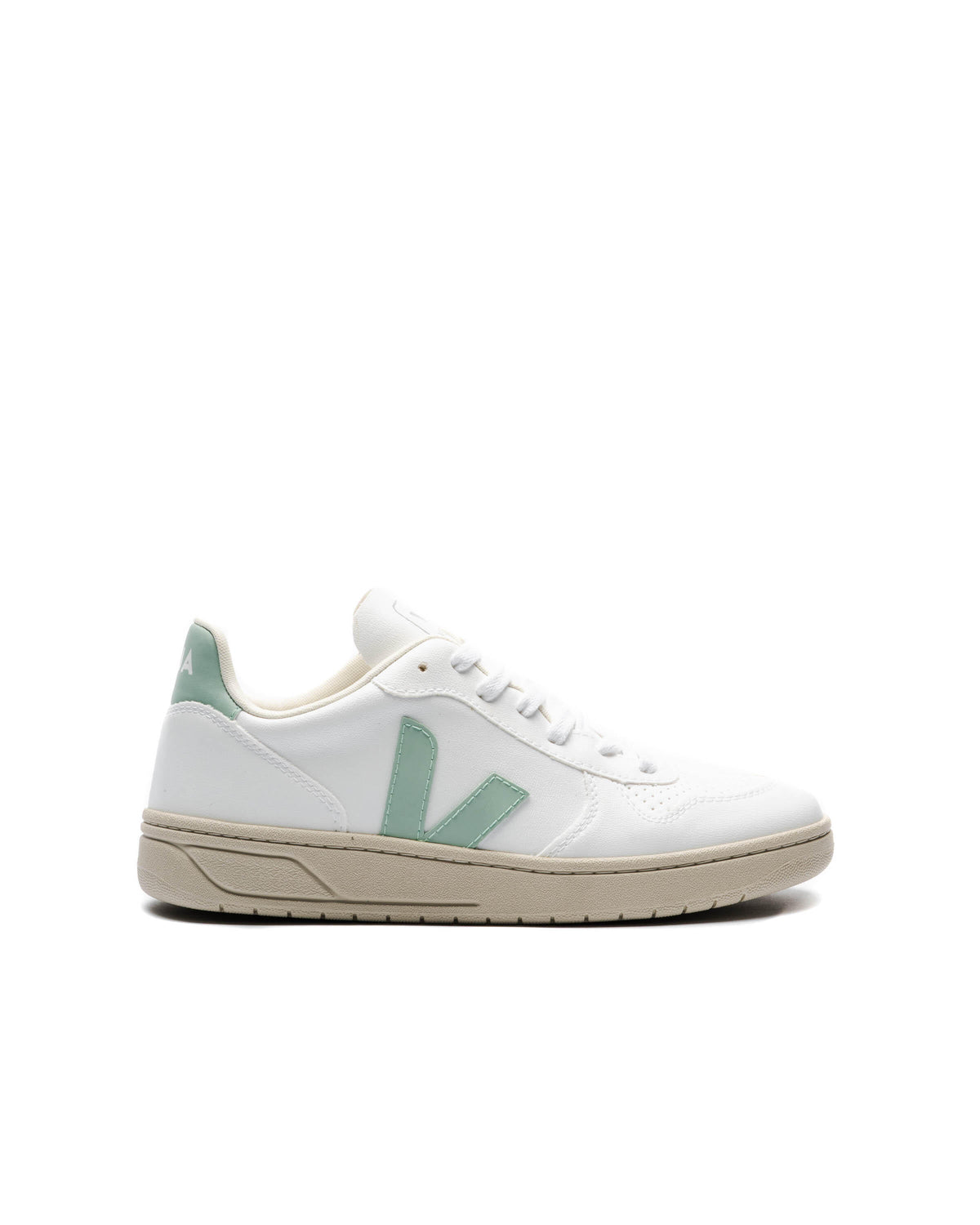 Exclusive Veja V-10 — 4 — Front View