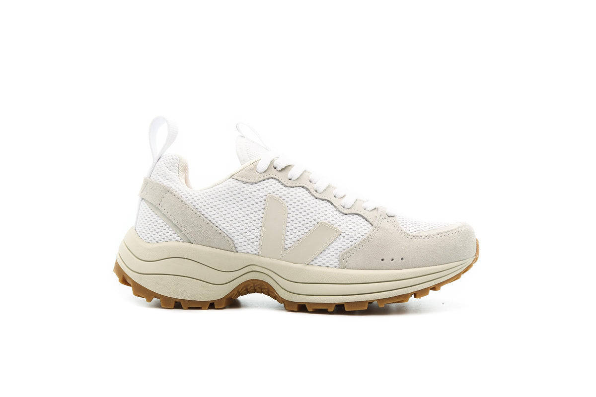 Exclusive Veja VENTURI — 4 — Front View