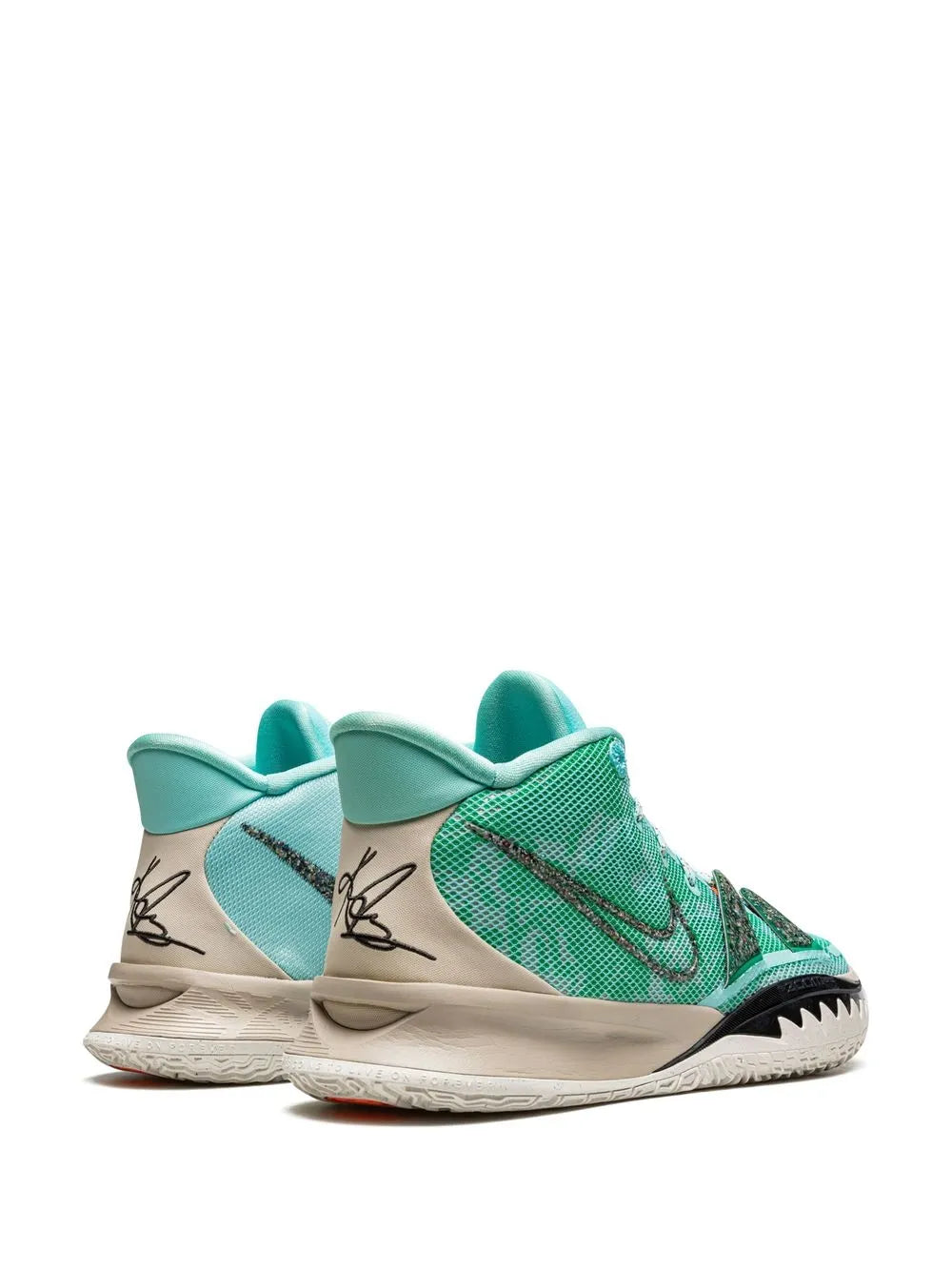 Kyrie 7 Copa