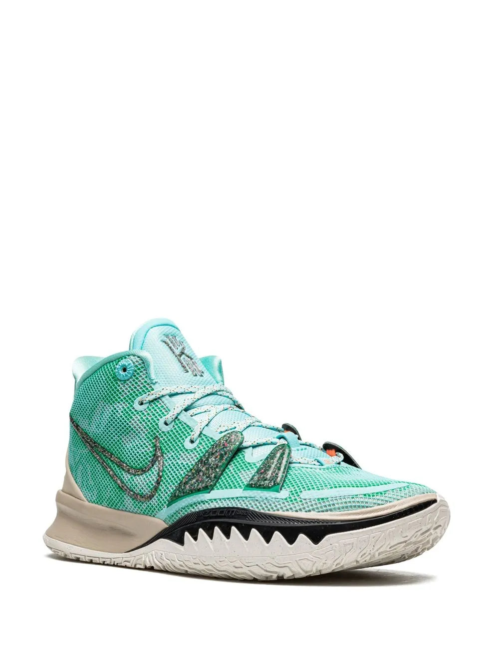 Kyrie 7 Copa