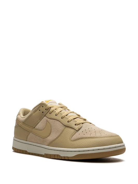 Dunk Low Wheat Suede