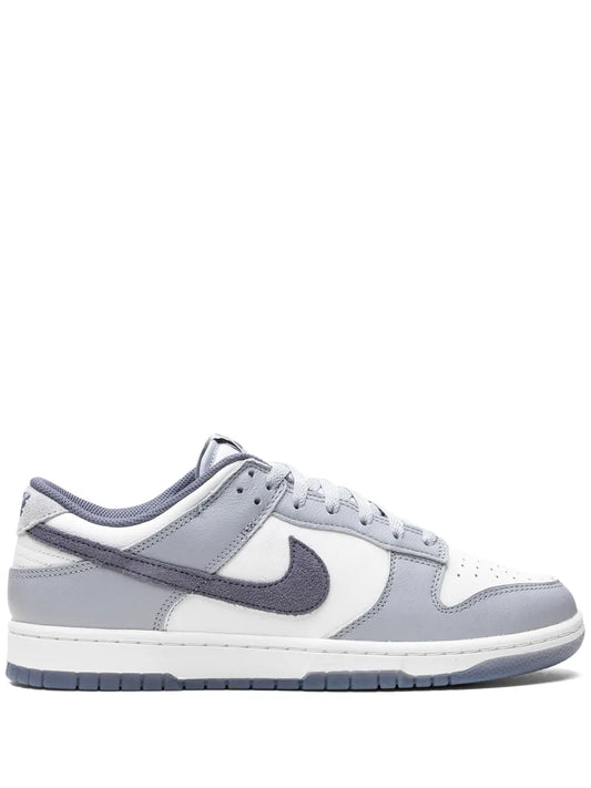 Dunk Low Light Carbon
