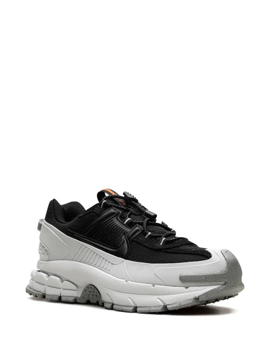 Zoom Vomero 5 Roam Black/Light Silver