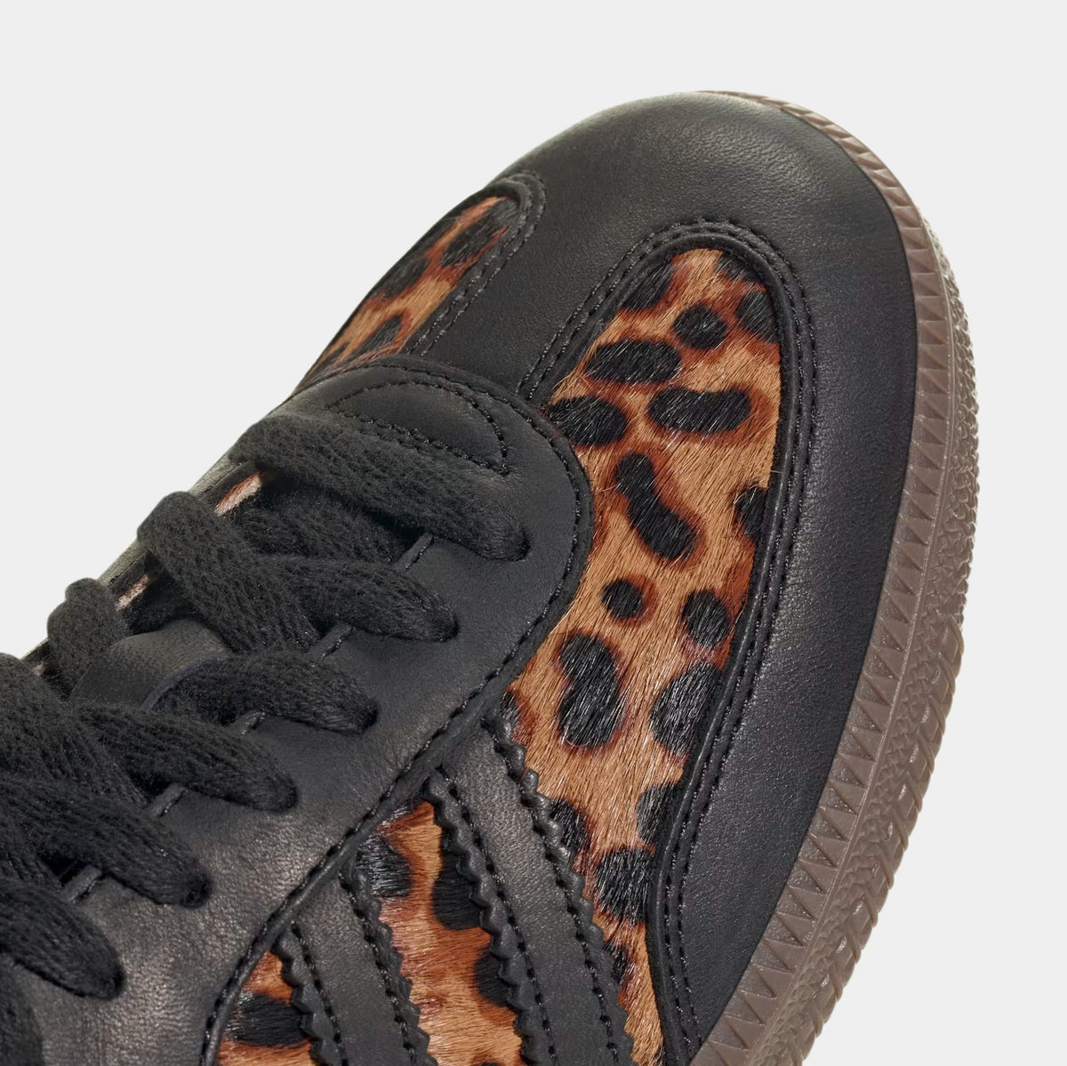 Exclusive Samba OG Cheetah Womens Lifestyle Shoes (Core Black/Collegiate Green/Cream White) — 5 — Top View