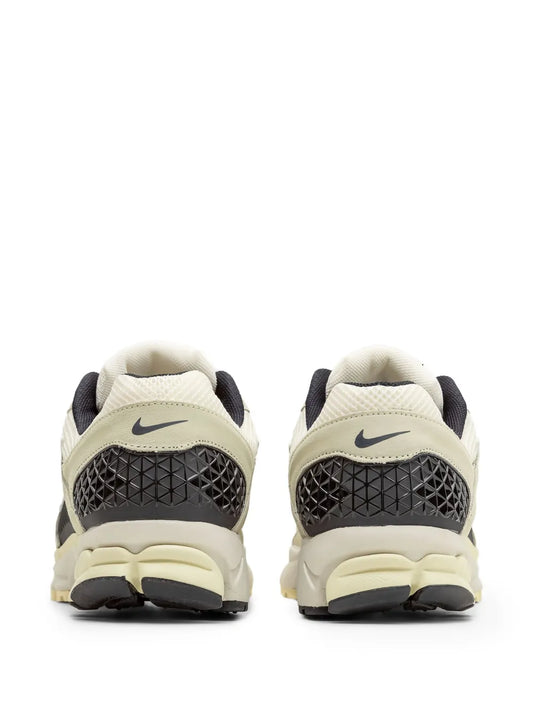 Zoom Vomero 5 Trainers