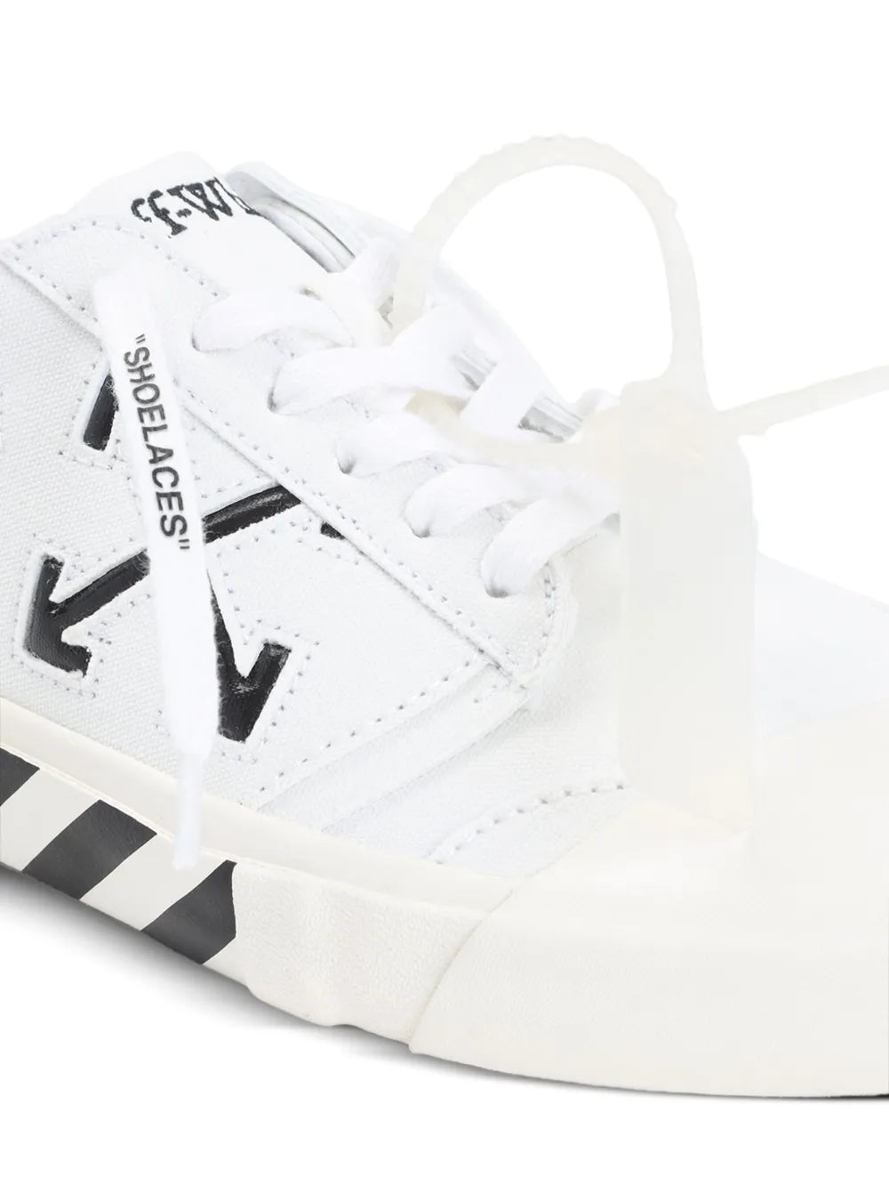 Logo-Detail Lace-Up