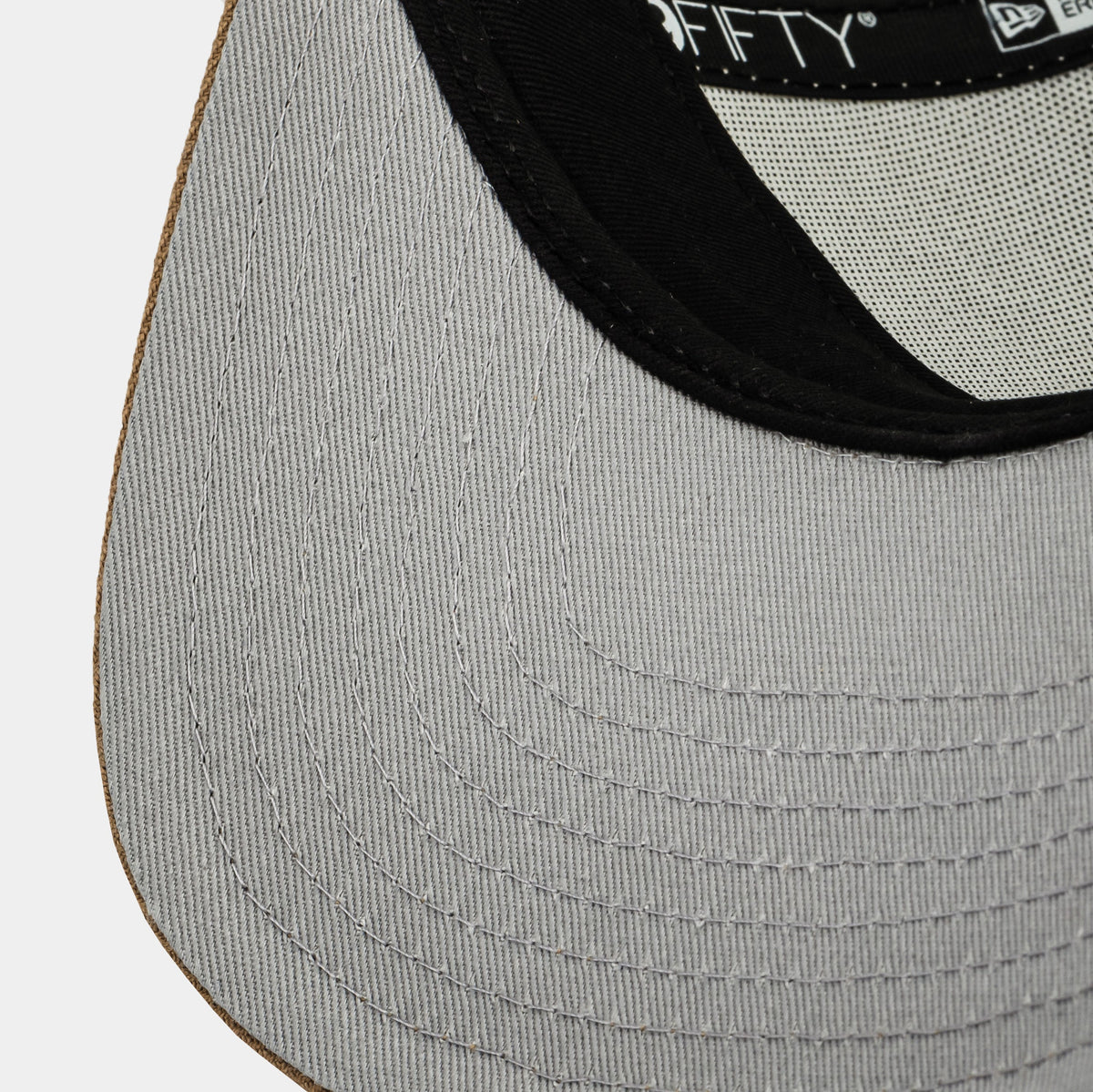 Exclusive Shoe Palace Exclusive New York Yankees Curve 950AF Snapback Mens Hat (Chrome/Khaki) — OS — Top View