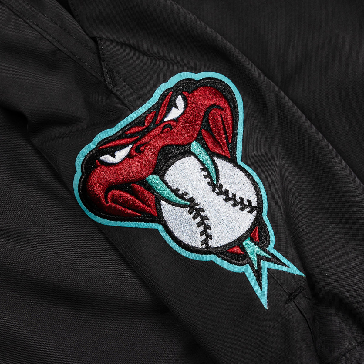 Exclusive Arizona Diamondbacks Team Badge Woven Mens Shorts (Black/Red) — S — Top View
