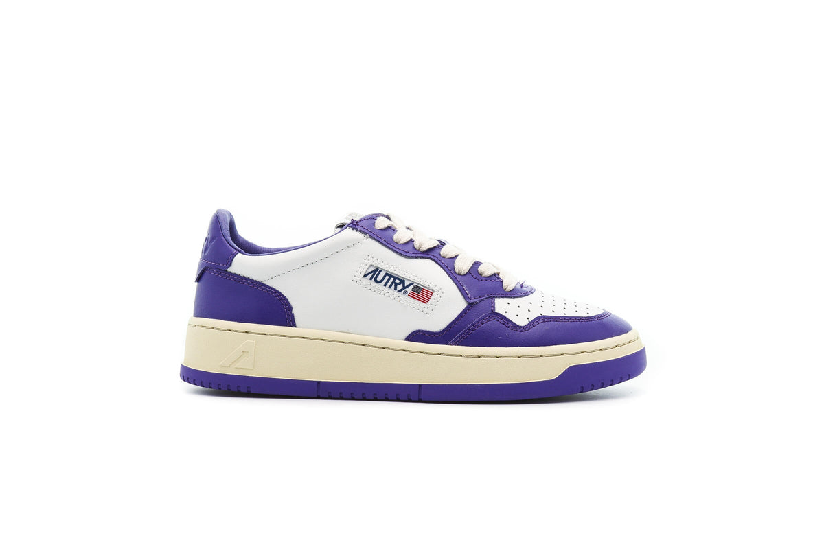 Exclusive autry action shoes WMNS MEDALIST LOW — 3.5 — Front View
