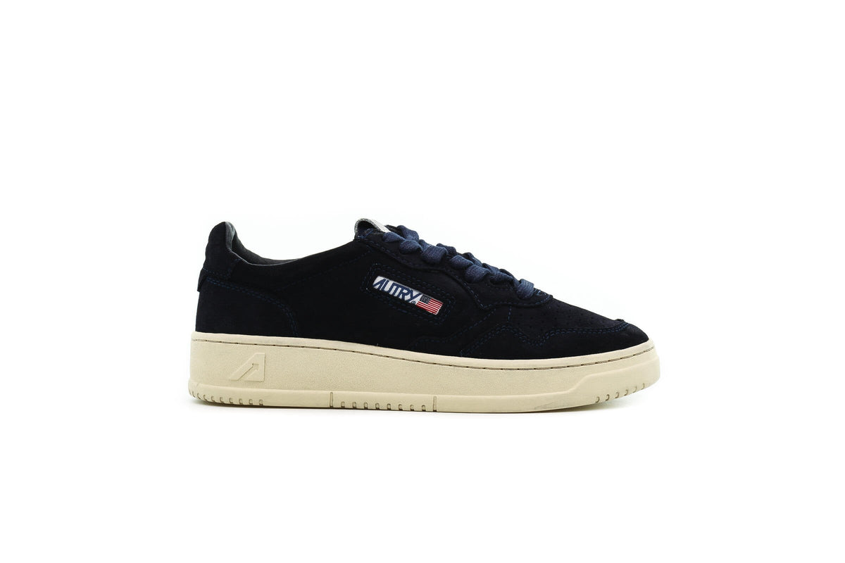 Exclusive autry action shoes WMNS MEDALIST LOW — 3.5 — Front View