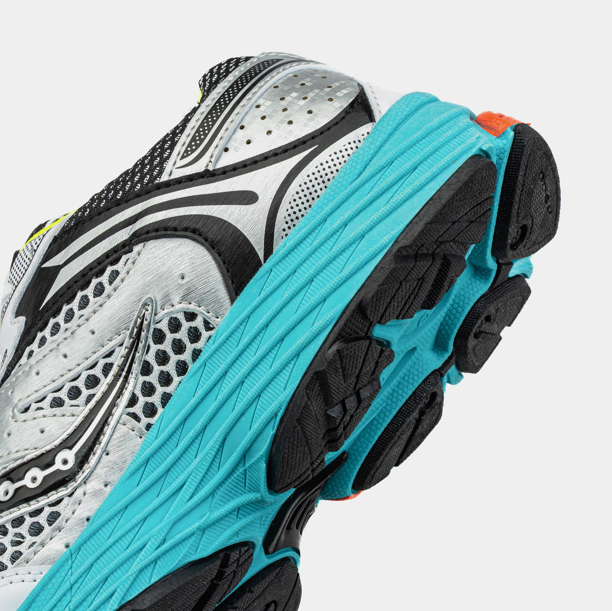 Exclusive Omni 9 Grade School Running Shoes (Silver/Green) — 3.5Y — Lifestyle View