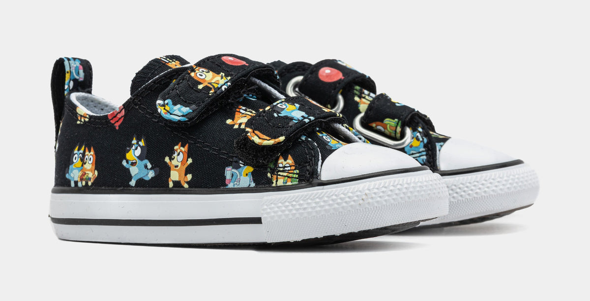 Exclusive Chuck Taylor All Star Low Bluey Infant Toddler Lifestyle Shoes (Black/Blue) — 2C — Top View
