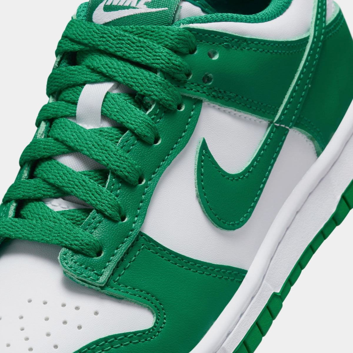 Exclusive Dunk Low Grade School Lifestyle Shoes (White/Malachite) — 3.5Y — Side View