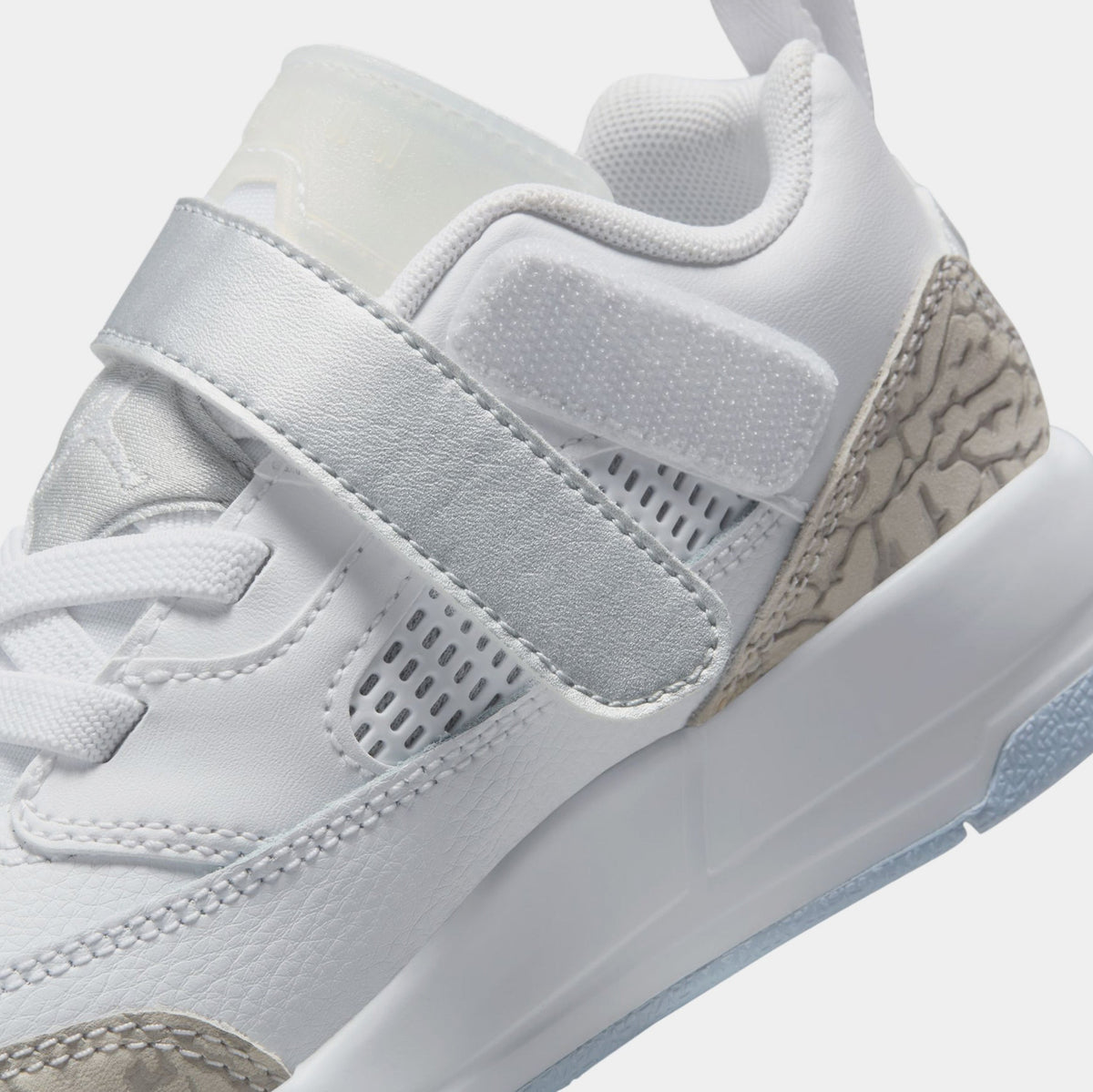 Exclusive Spizike Low Preschool Lifestyle Shoes (White/Silver) — 10.5C — Detail View
