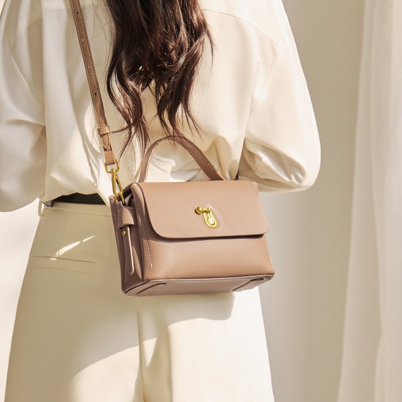 Exclusive Fashion Handbag High-grade Crossbody Ins — Caramel Color — Size 21x8x15. 5CM — Side View