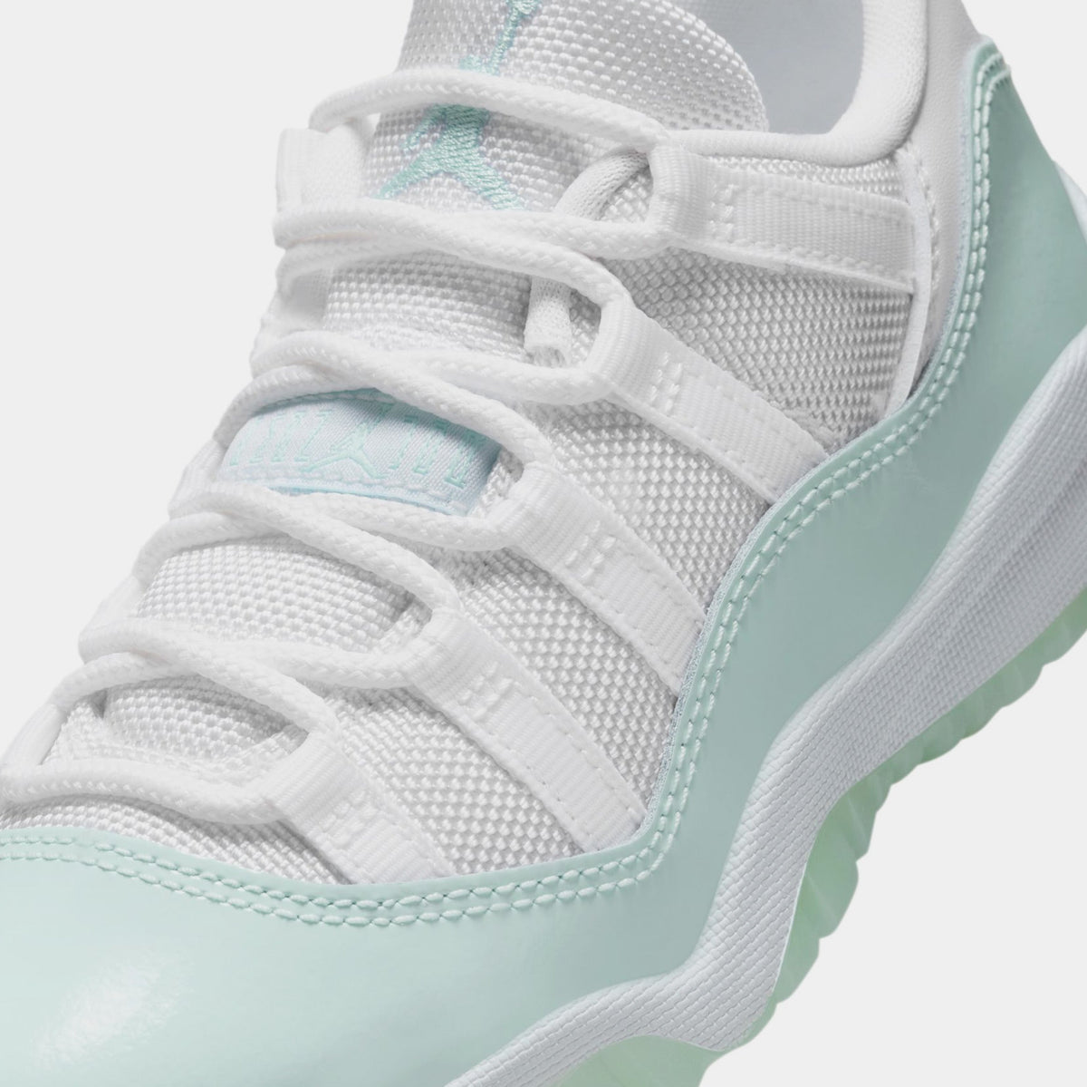 Exclusive Air Jordan 11 Retro Low Igloo Preschool Lifestyle Shoes (White/Igloo) — 10.5C — Detail View