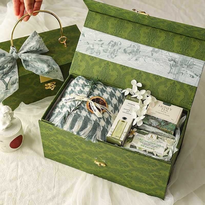 Exclusive Gift For Girlfriend Niche Winter Scarf Gift Box — Style 1 — Front View