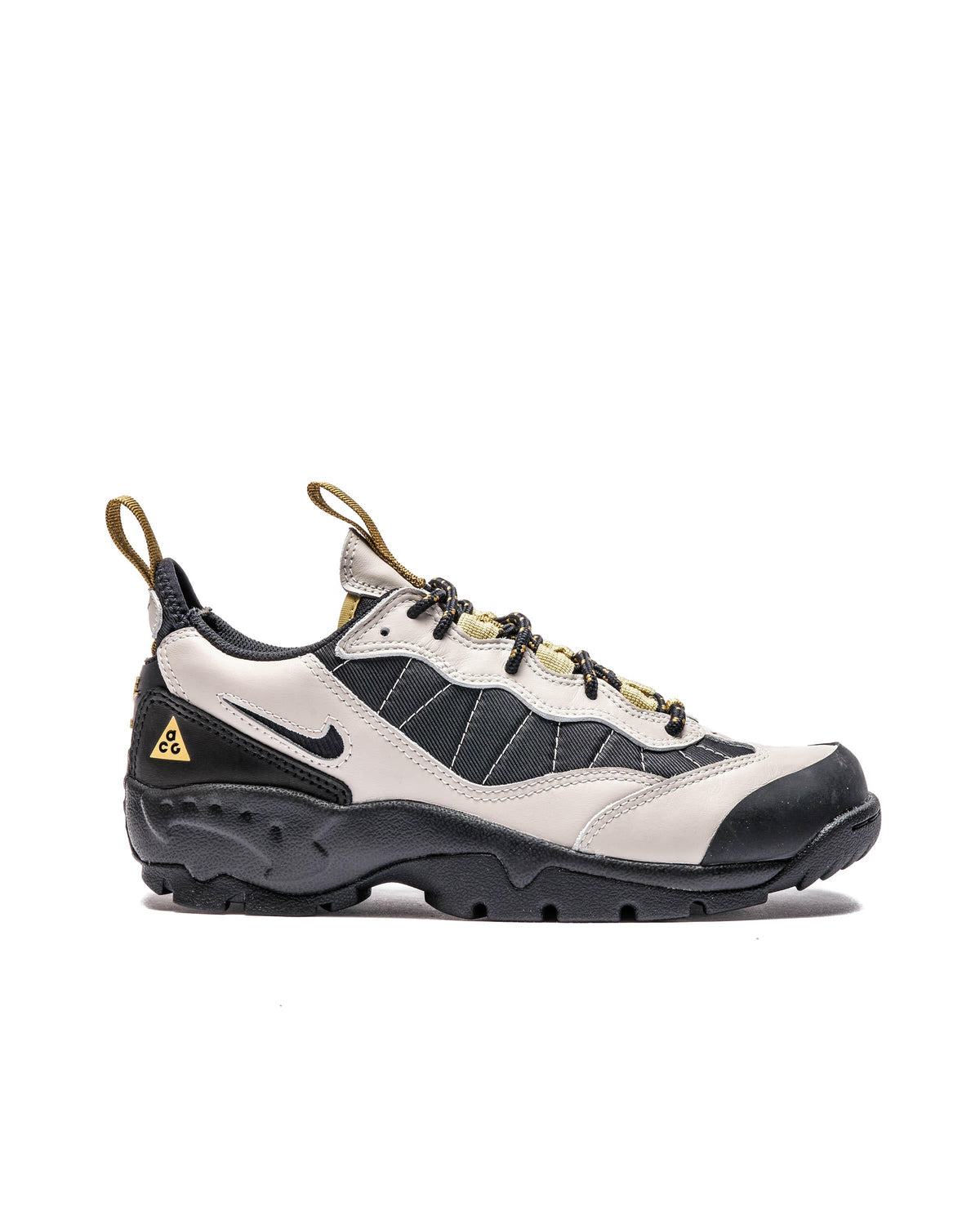 Exclusive Nike ACG AIR MADA — 3 — Front View