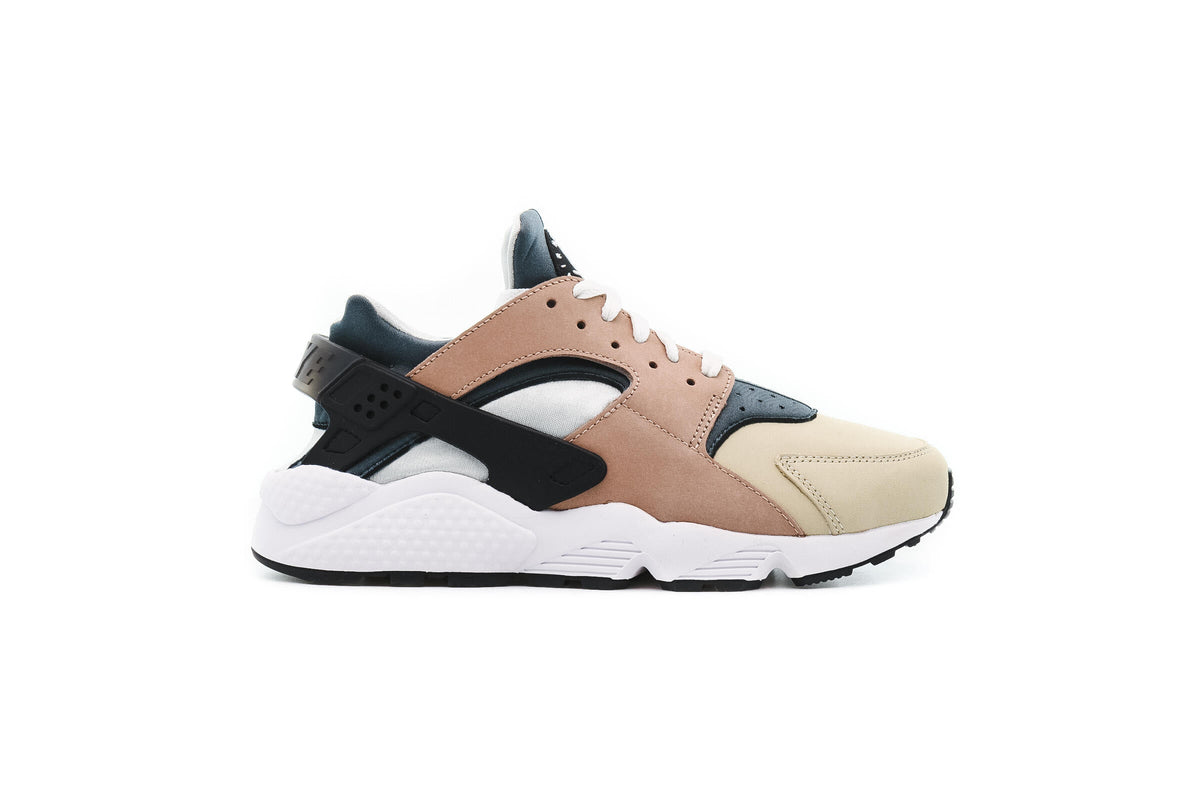 Exclusive Nike AIR HUARACHE "ESCAPE" — 3.5 — Front View
