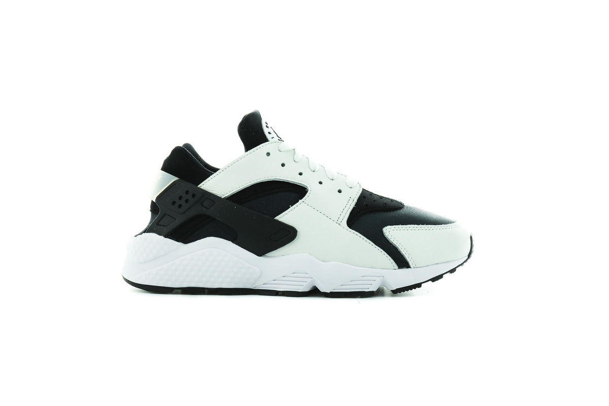 Exclusive Nike AIR HUARACHE "BLACK & WHITE" — 3.5 — Front View
