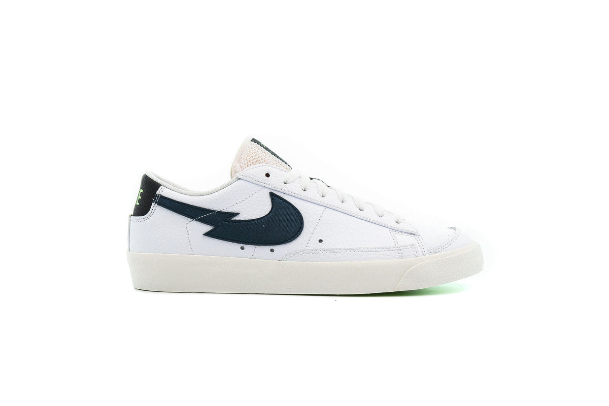 Exclusive Nike BLAZER LOW '77 "WHITE" — 3.5 — Front View