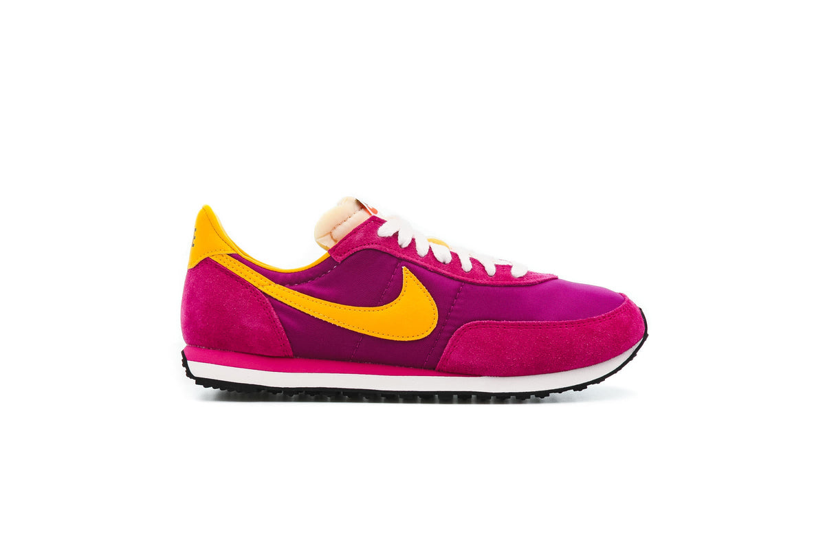 Exclusive Nike WAFFLE TRAINER 2 SP "FIREBERRY" — 3.5 — Front View