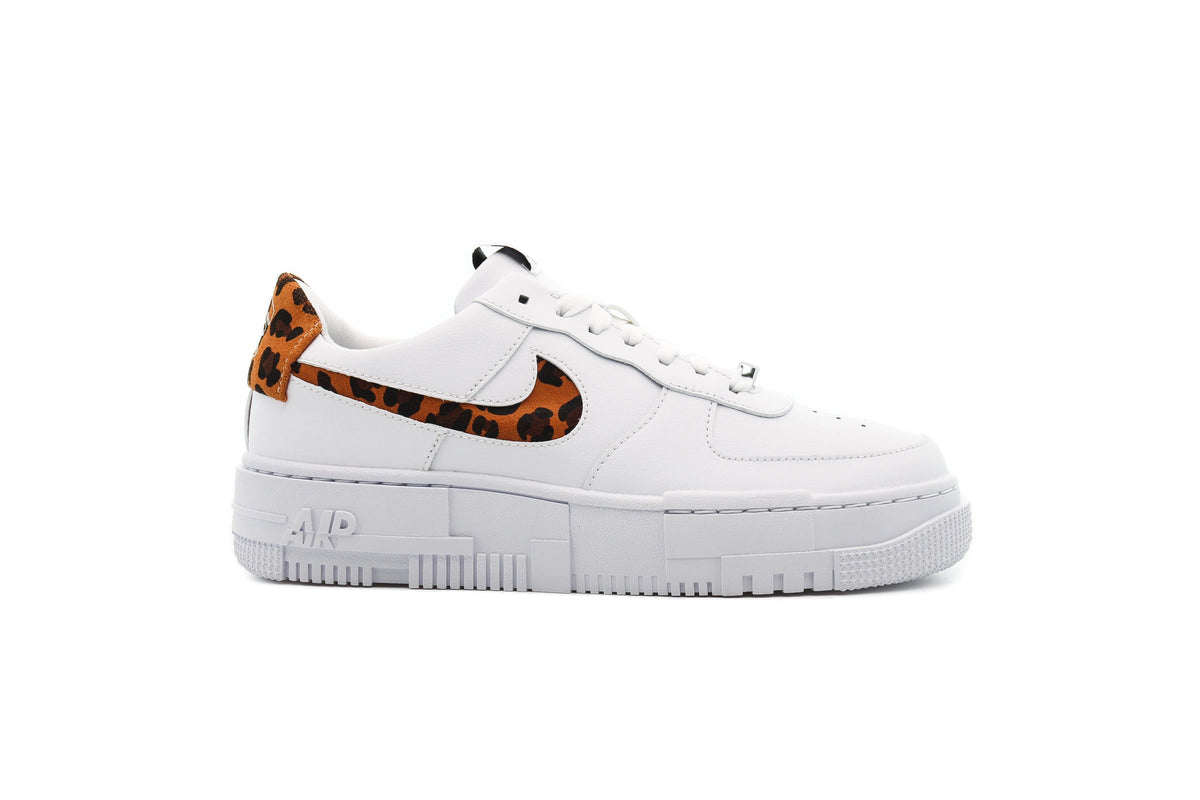 Exclusive Nike WMNS AF1 PIXEL SE "WHITE" — 5 — Front View