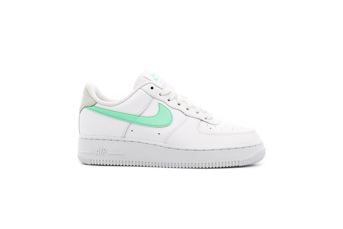Exclusive Nike WMNS AIR FORCE 1 '07 "GREEN GLOW" — 5 — Front View