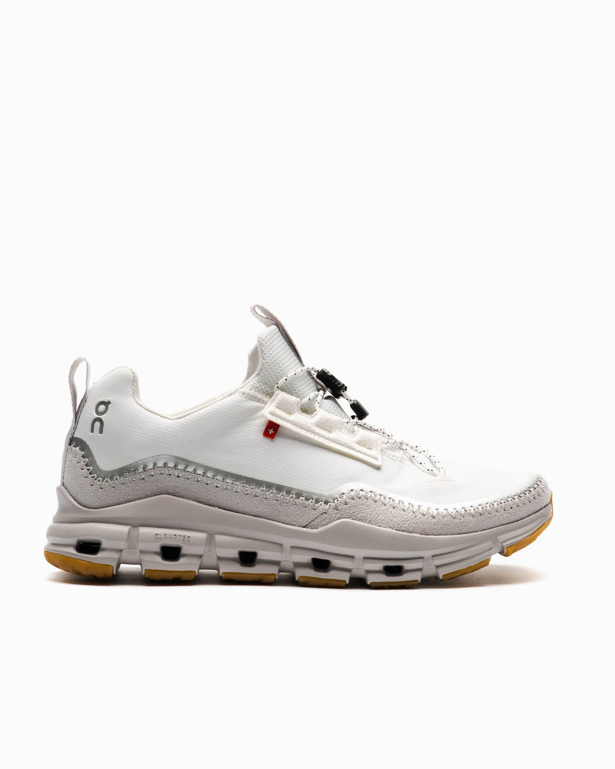 Exclusive ON Running CLOUDAWAY KANAZAWA "WHITE" — 7 — Front View