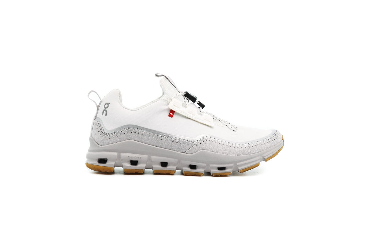 Exclusive ON Running WMNS CLOUDAWAY KANAZAWA "WHITE" — 5 — Front View