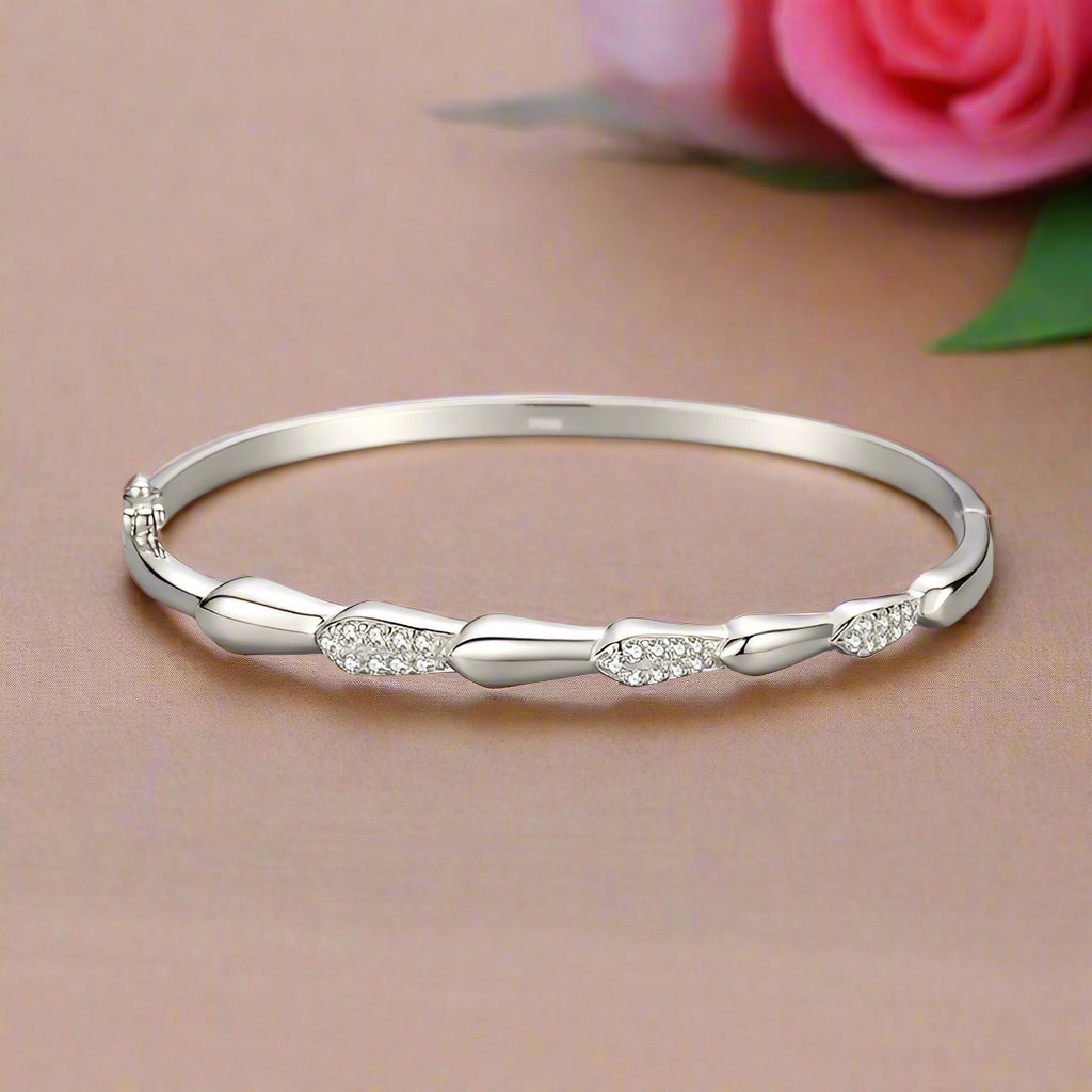 Exclusive S925 Sterling Silver Bracelet For Women — Silver — Size 16cm — Detail View