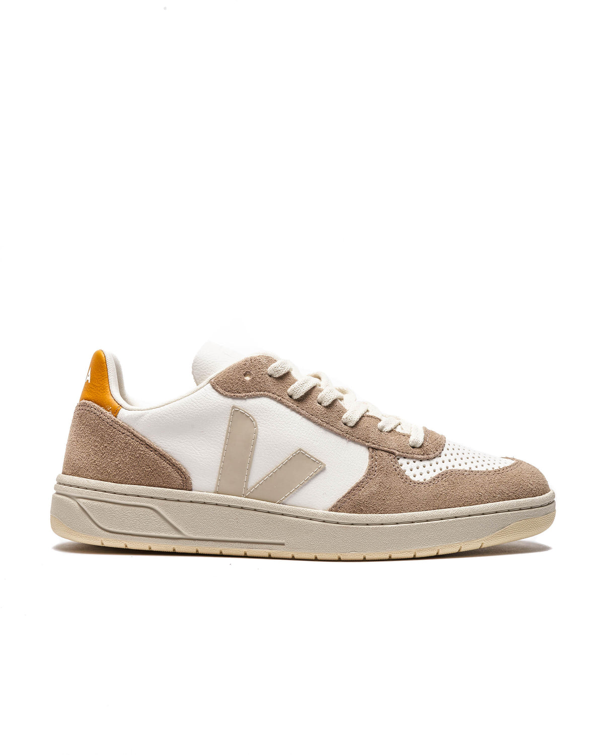 Exclusive Veja V-10 — 4 — Front View