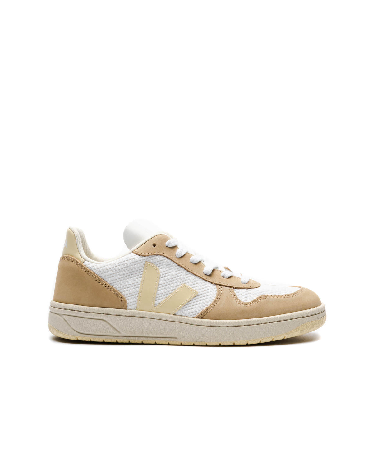Exclusive Veja V-10 — 4 — Front View