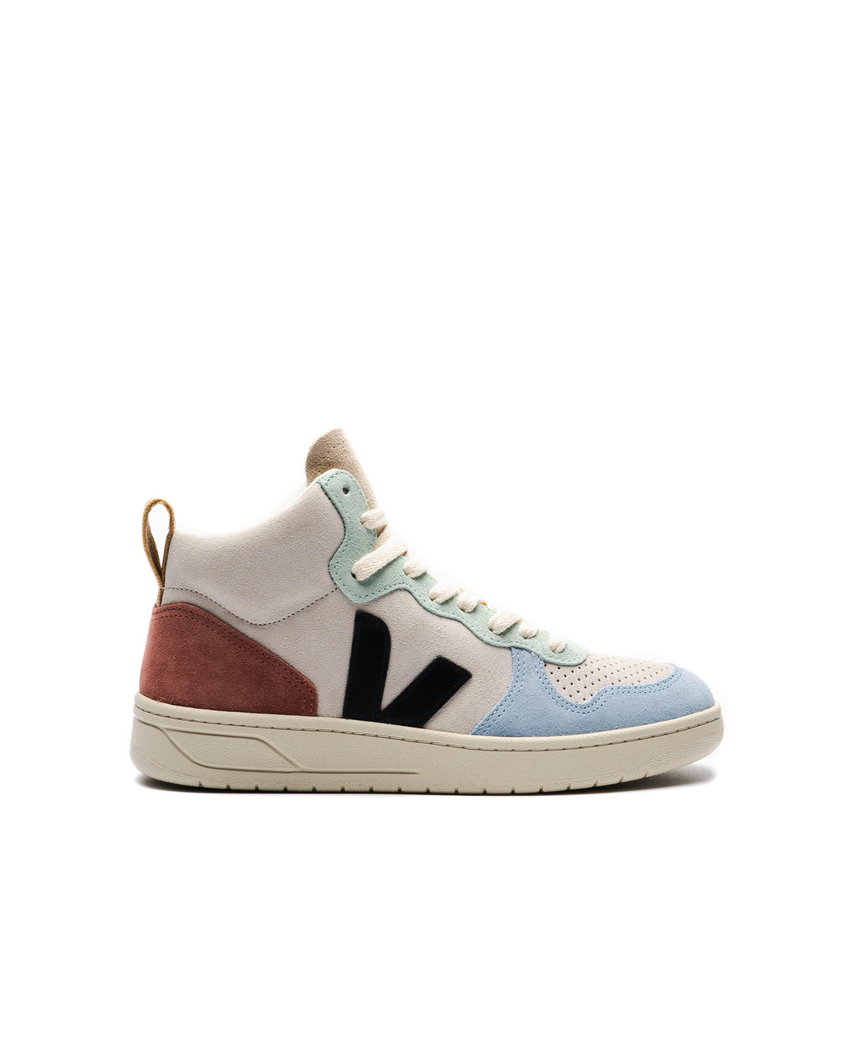 Exclusive Veja V-15 — 4 — Front View