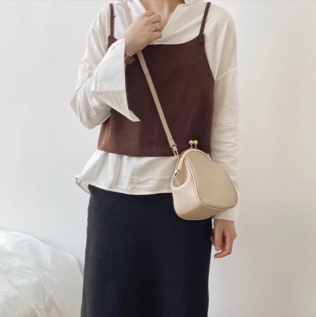 Exclusive Women's Simple One-Shoulder Messenger Bag — Beige — Detail View
