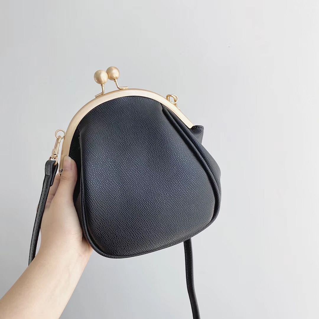 Exclusive Women's Simple One-Shoulder Messenger Bag — Beige — Side View